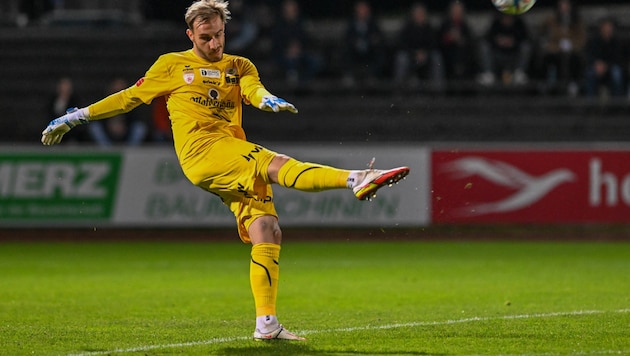 Keeper Maximilian Lang stand auch in der zweiten Liga beim FC Dornbirn im Tor, in Bizau beweist ...