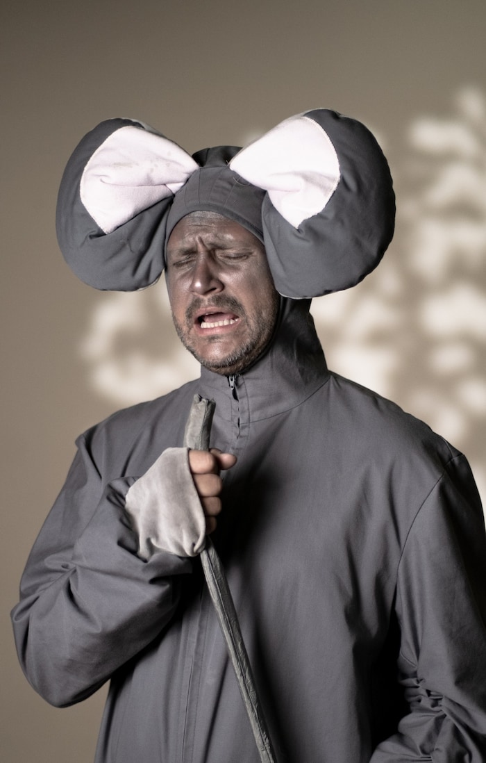 Elefant Hannibal ist ein bisschen zu laut.