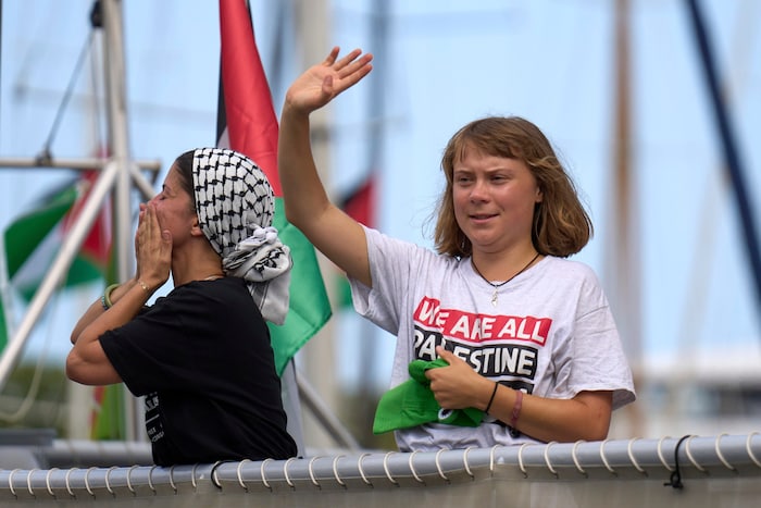 Greta Thunberg stach mit der Gaza-Hilfsflotte am Sonntagabend in See. Am Montag drehte man ...