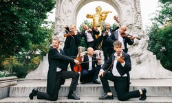 Zwischen Walzer und Swing mit einem Augenzwinkern: Mnozil Brass geigen im Konzerthaus auf.