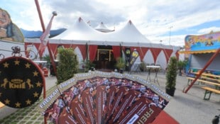 Die „Freikarten“ für den „Circus Louis Knie“ halten nicht unbedingt, was sie versprechen.