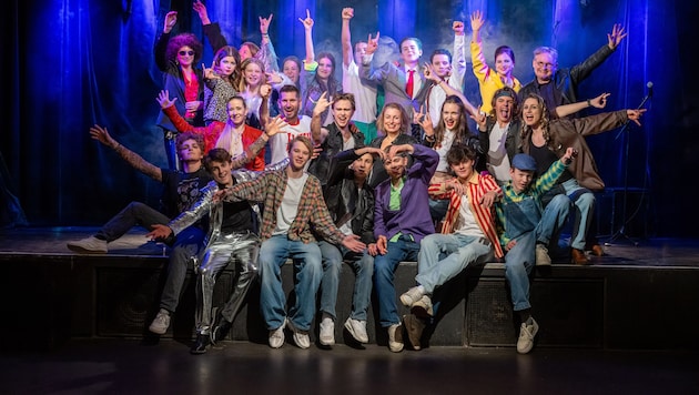 Egal ob als Solisten, Tänzer, Chorsänger oder als Musiker in der Showband: Knapp 150 Schüler ...