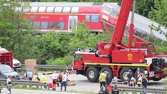 Laut einem jetzt veröffentlichten Bericht der Deutschen Bahn wäre das Zugunglück in Bayern 2022 ...