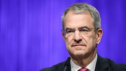 Laurent Freixe ist wegen seiner Beziehung zu einer Mitarbeiterin seinen Job als ...