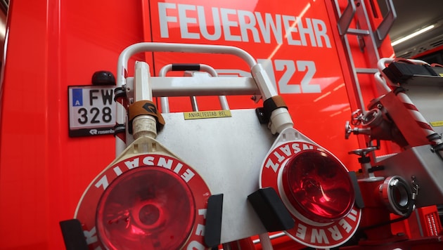 Die Feuerwehr ist seit den Morgenstunden auf der A1 im Einsatz.
