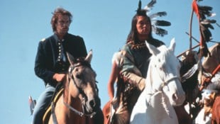Greene wurde für seine Rolle als Kicking Bird in Kevin Costners epischem Western aus dem Jahr ...
