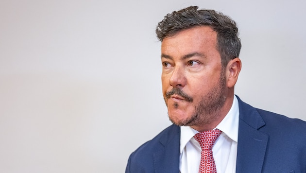 Der gefallene Immo-Jongleur René Benko muss sich am 14. und 15. Oktober vor einem ...