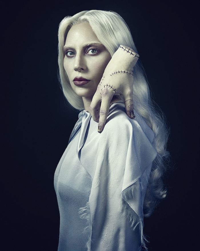 Das erste Foto von Lady Gaga als Gaststar in der zweiten Staffel von „Wednesday“.