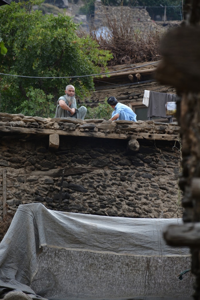 Viele Menschen harrten aus Angst vor Nachbeben im Freien aus.