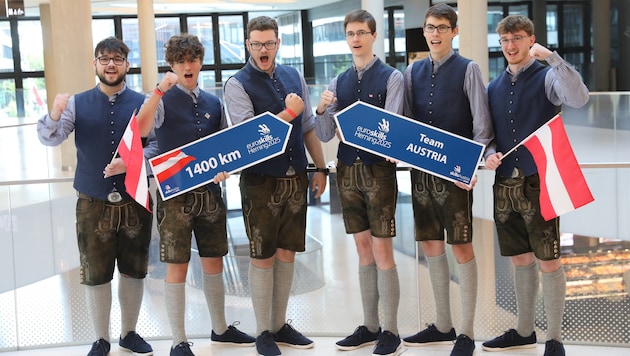 Tarik, David, Raphael, Stefan, Tobias und Markus (v.l.n.r.) vertreten die Bundeshauptstadt bei ...