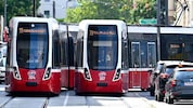 Gemeinsam mit Autos, Radfahrern und Fußgängern durch kurvige enge Gassen? Für viele ...
