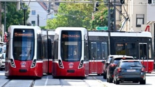 Gemeinsam mit Autos, Radfahrern und Fußgängern durch kurvige enge Gassen? Für viele ...