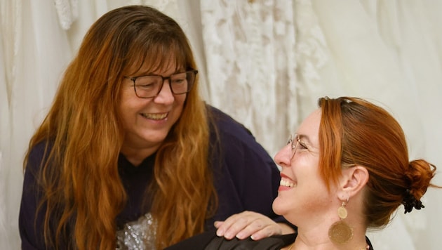 Arbeits-Ehefrauen: Schneiderin Jutta Hanel und Chefin Michaela Steinzer