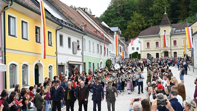 Schon der Umzug des 632. Bleiburger Wiesenmarkt war gut besucht.
