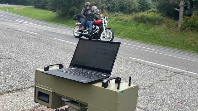 Per Hightech wird in Kurven „geblitzt“.