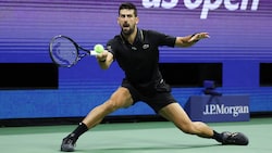 Novak Djokovic zieht ins Halbfinale ein.