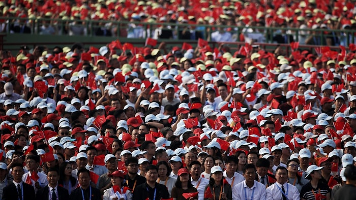 Auch das chinesische Volk verfolgte die Parade mit großem Interesse.