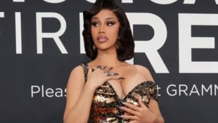 Cardi B nahm sich bei einer frivolen Fragerunde kein Blatt vor den Mund und machte jede Menge ...