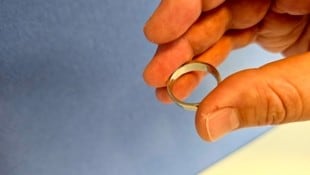 Der Verdächtige wollte einen wertvollen Ring mitgehen lassen (Symbolbild).