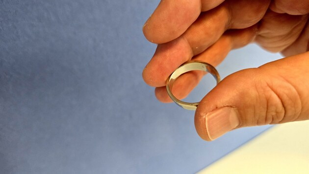 Der Verdächtige wollte einen wertvollen Ring mitgehen lassen (Symbolbild).