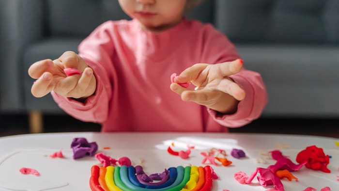 Besonders in den ersten Wochen sollten Kinder zu Hause die Zeit bekommen, alles in Ruhe zu ...