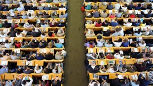 An öffentlichen Unis stieg die Zahl der ordentlichen Studierenden gegenüber dem Studienjahr ...
