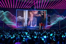 Céline Dion meldete sich bei einer Probe mit einer Video