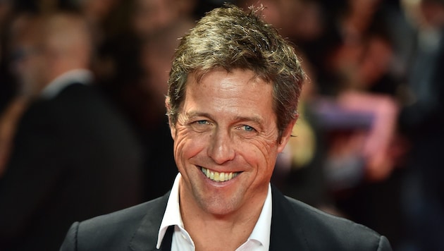 Heute lieber grantig statt romantisch: Hugh Grant feiert seinen 65. Geburtstag.