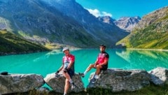 Der Kartell-Stausee auf 2000 Meter mit türkisblauem Wasser.