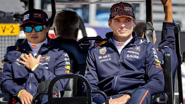 Yuki Tsunoda (li.) und Max Verstappen