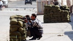 Im Irak kämpfen die Sicherheitskräfte noch immer mit „leichtem Gerät“ gegen IS-Terroristen und ...