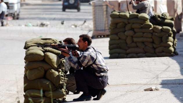 Im Irak kämpfen die Sicherheitskräfte noch immer mit „leichtem Gerät“ gegen IS-Terroristen und ...