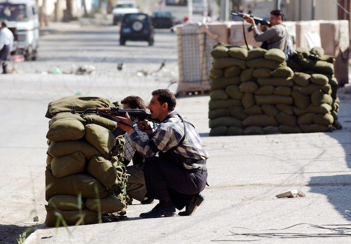 Im Irak kämpfen die Sicherheitskräfte noch immer mit „leichtem Gerät“ gegen IS-Terroristen und ...