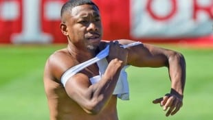 David Alaba bleibt bei Real Madrid. Sagt er. Die Wechselgerüchte kosteten ihm einen Schmunzler.