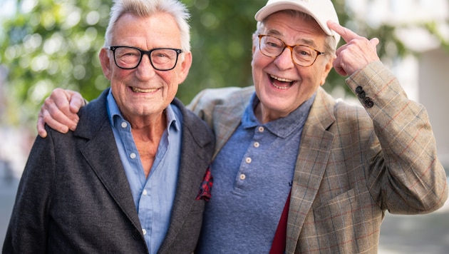 Erwin Steinhauer gratulierte seinem Freund Heinz Marecek.