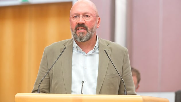 Bernie Weber (Grüne) wünscht sich eine Gesetzesänderung, um Auszeichnungen wieder aberkennen zu ...