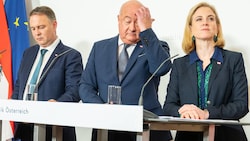 Bittere Stunden für die Parteichefs. Würde Österreich heute wählen, ging sich die ...