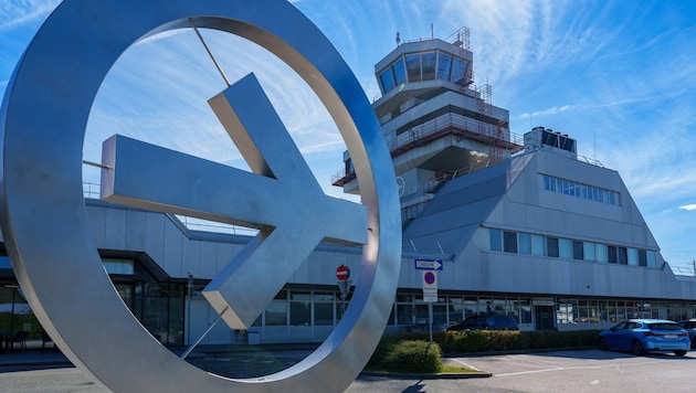 Der Linzer Flughafen ist mittlerweile zum Sorgenkind der Eigentümer (Stadt Linz und Land OÖ) ...