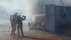Löscheinsatz bei einem Entsorgungsbetrieb in Unternberg