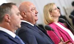 So richtig angekommen ist die Regierung bislang nicht: Schwarz-Rot-Pink schafft es einfach nicht ...