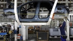 Wenn die deutsche Autoindustrie in der Krise steckt, trifft das im gleichen Atemzug auch die ...