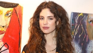 Die Künstlerin Larissa Kerner trauert um ihren Vater. 