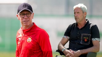 Peter Stöger steht mit Rapid an der Tabellenspitze der Bundesliga. Ex-Kicker Michael Konsel ...