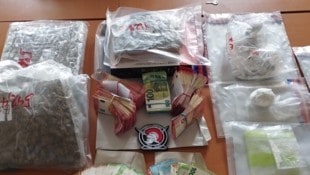 Insgesamt wurden 32.395 Euro an Bargeld sichergestellt.