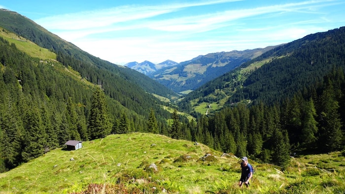 Das Windautal in den sanften Kitzbüheler Grasbergen bildet die Kulisse für diese Tour.