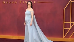 Michelle Dockery zeigte sich bei der Premiere des „Downton Abbey“-Finales überglücklich, mit ...