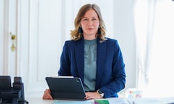 Claudia Plakom von der ÖVP ist seit dem 2. April 2025 Bundesministerin für Europa, Integration ...