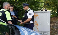 In Berlin ist am Donnerstag ein Auto in eine Menschengruppe gefahren. Vier Menschen wurden dabei ...