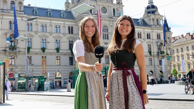 Die „Krone“-Redakteurinnen Michaela Holzinger (links) und Fanny Gasser