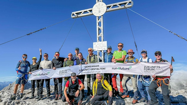 Die 16 Teilnehmer der Bergtour auf den Gjaidstein